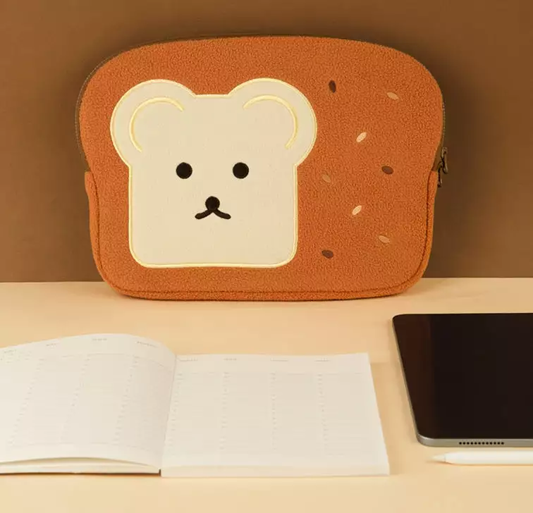 Brown Cute Bear Embroidery Bread Laptop Sleeves iPad Fitted Cases Shearling Covers Protective Tablet Pouches Purses Handbags Squ