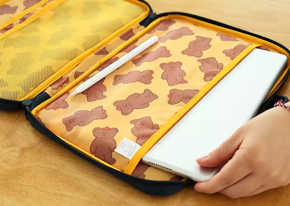 Cute Animal Characters 11iPad  Laptop Sleeves Pouches Square Cases Covers Top Handle Purses Handbags Briefcases Protections