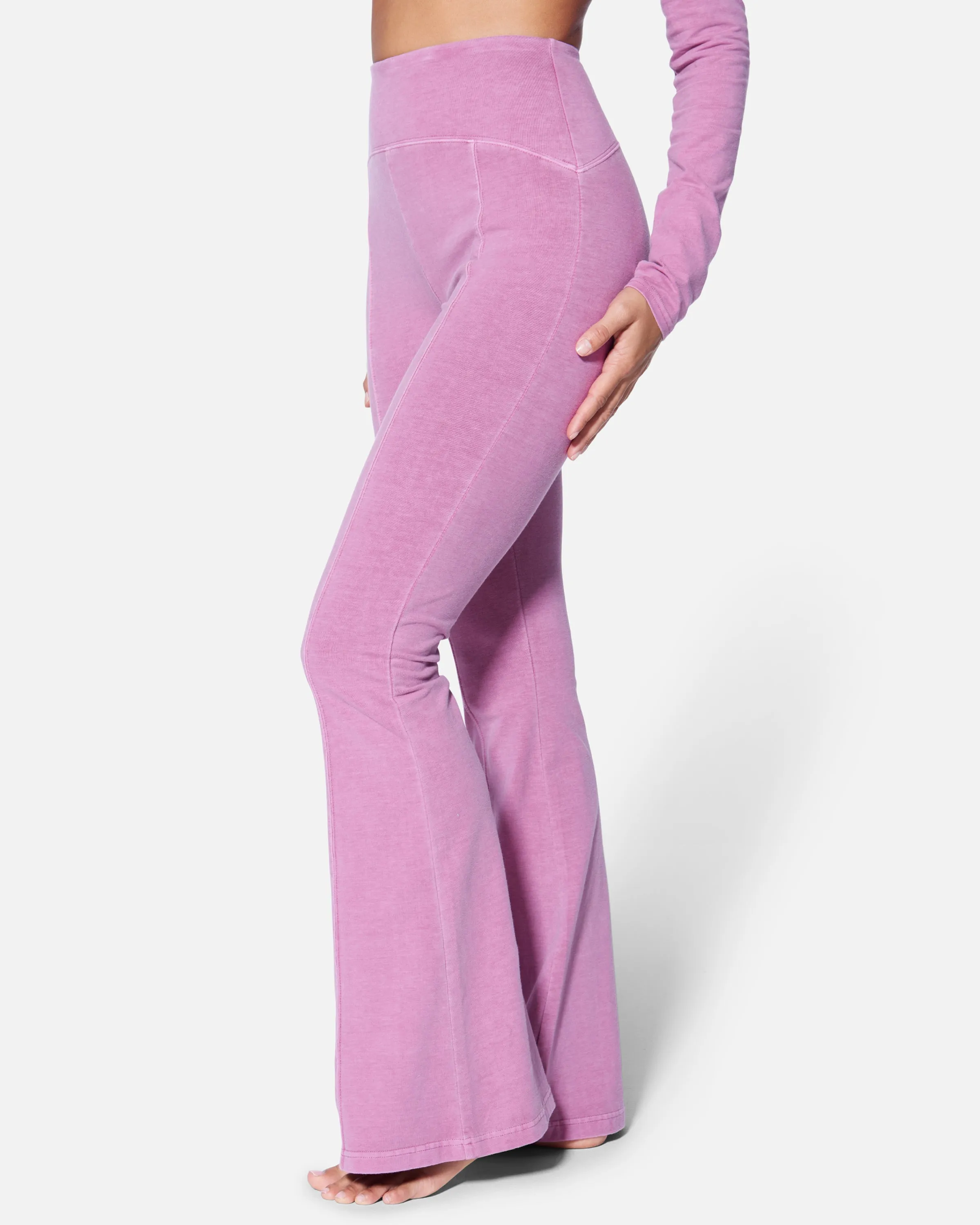 ESSENTIAL HIGH WAISTED FLARE PANT