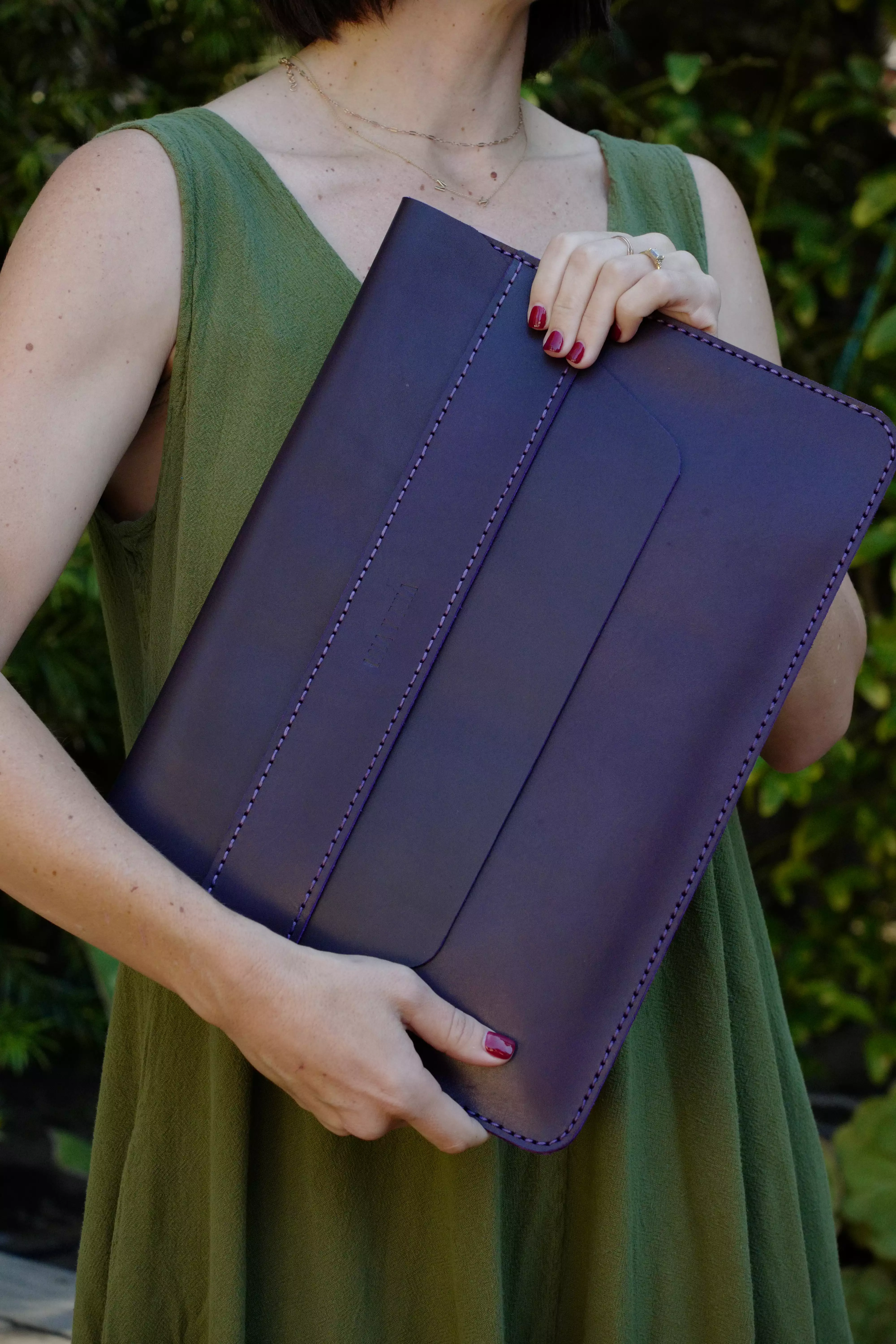 LEATHER LAPTOP SLEEVE// EGGPLANT