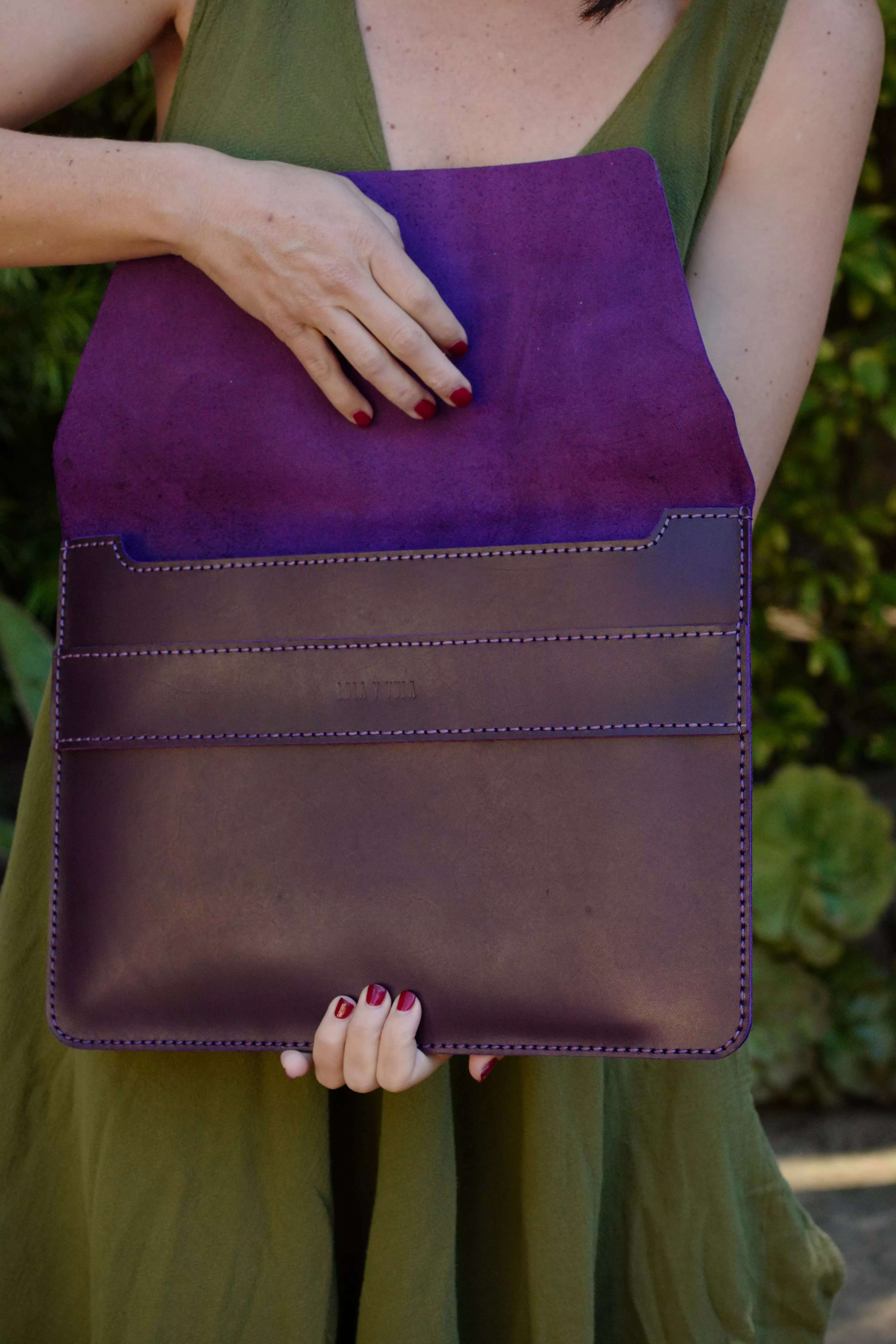 LEATHER LAPTOP SLEEVE// EGGPLANT