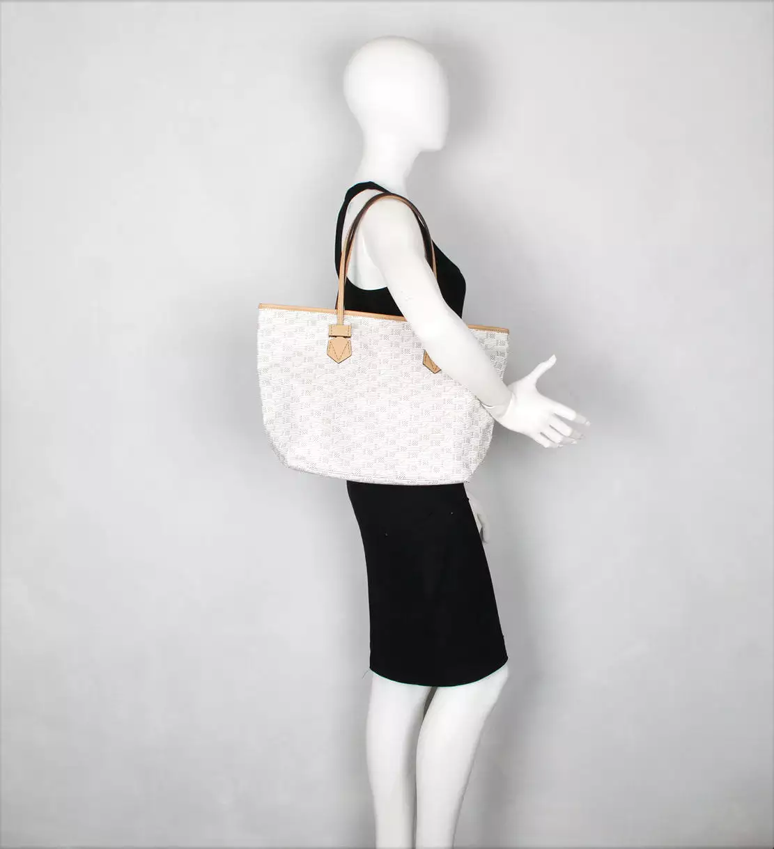 Saint Tropez Tote MM, Milk / Cappuccino Trim