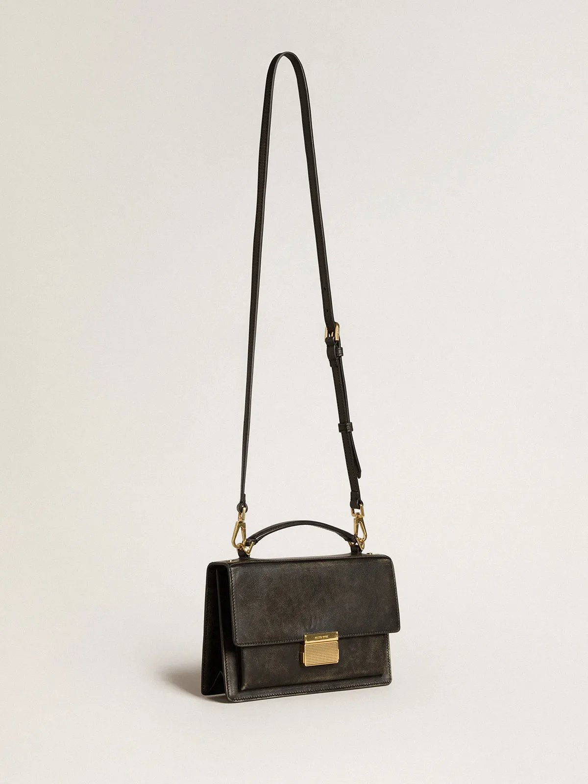 Venezia Bag in black distressed leather with gold details