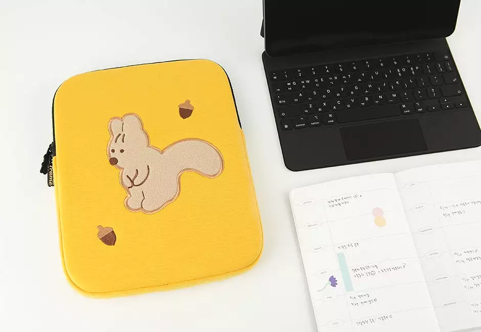 Yellow Orange Squirrel Acorn Laptop Sleeves iPad 11 13 15 inch Cases Protective Covers Purses Skins Handbags Square Cushion Carr